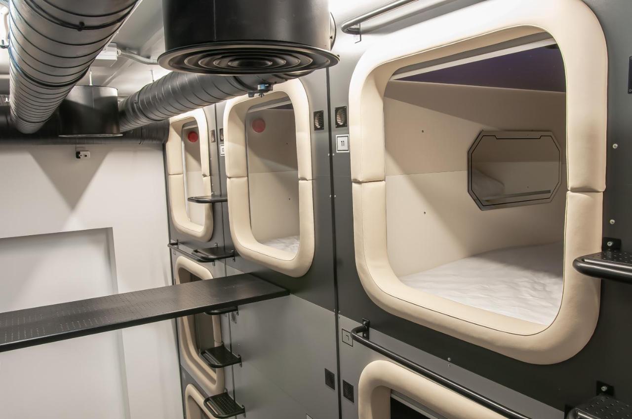 Av-2 Capsule Hotel 基輔 外观 照片